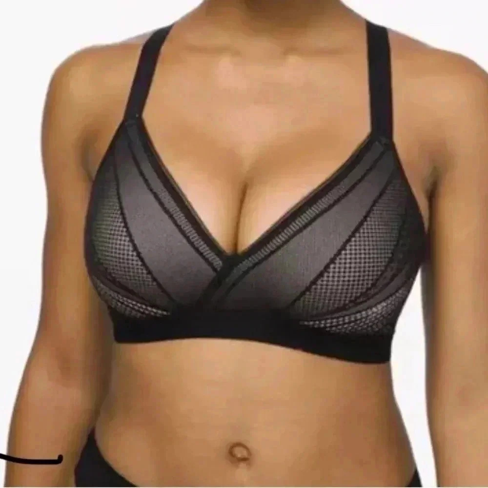 2/$28 Lululemon Awake To Lace Bra Size 32B Black/Barely Beige Mesh Racerback
